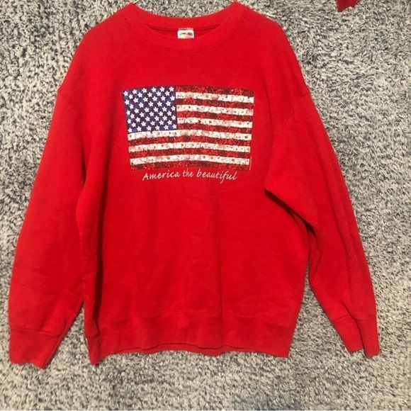 Women’s red Fleece Sweatshirt Long Sleeve  American 🇺🇸 in Excellent Used Cond - Picture 3 of 3